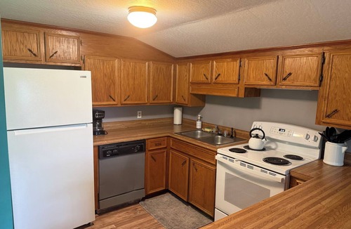 McNeill House | Adorable 1-bedroom barndo with AC in charming Lumberton