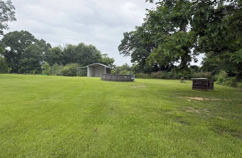 McNeill House | Adorable 1-bedroom barndo with AC in charming Lumberton