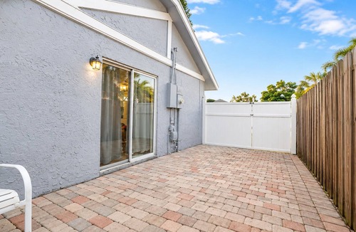 Survey Creek House | Adorable 3-bedroom house with jacuzzi in tranquil Boca Raton