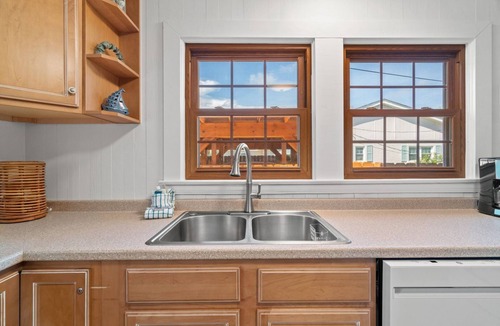 Laguna Beach Estates House | Adorable Laguna Beach Cottage with Pool, 1-Minute Walk to the Beach