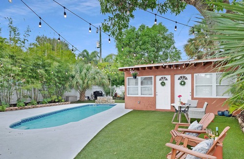 Flamingo Parks House | Adorable Lobster Cottage in Flamingo Park, Pets ok!
