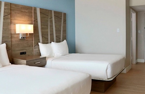 Pinellas Point Hotel | Adventure Awaits Near Fort De Soto | Water Sports, Marina & Pool Access