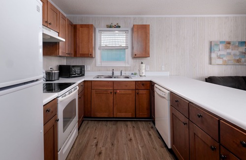 Gulf Shores House | Affordable Vacation Home - Walk to the beach, restaurants, shops, etc!