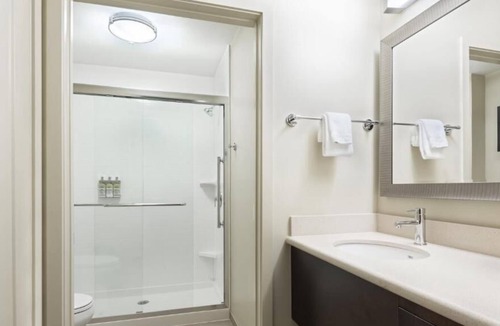 Seybold House | Airport Convenience! Close to Miami Dade College, Kitchen, Pool, Shuttle