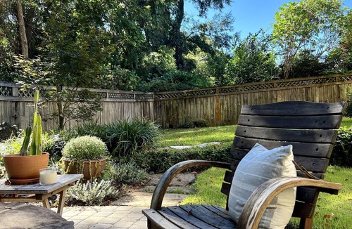 Fairhope Cottage | Airy & Artsy A Beautiful Stay
