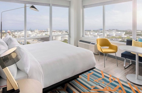 Poinciana Park Hotel | Aloft by Marriott Fort Lauderdale Airport