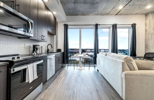 Channel District Apartment | Amazing 1BD with Perfect View | Channelside Area