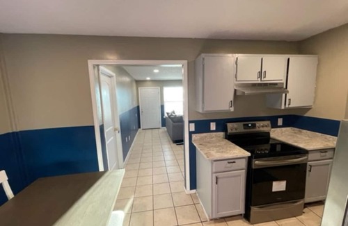 South Baton Rouge Apartment | Amazing 2 bed/2 bath apartment 9 mins from LSU - King Size Beds
