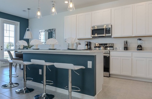 Davenport House | Amazing 3BR/2BA Townhome 348