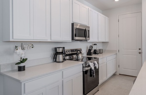 Davenport House | Amazing 3BR/2BA Townhome 348