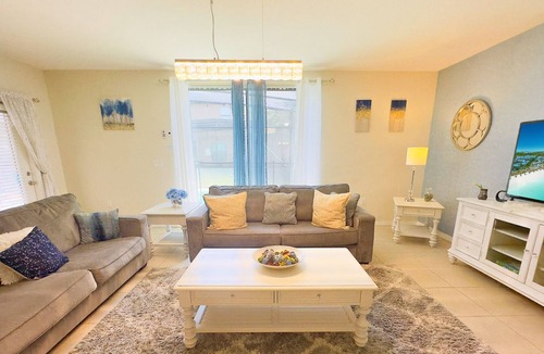 Thousand Oaks Villa | Amazing 6 Bd Home near Disney w/ Pool (1020CP)