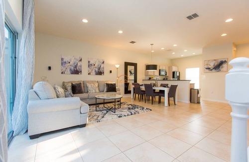 West Kissimmee House | Amazing and Modern3BR Townhouse with New Hot Tub Town Home with Resort Amenities