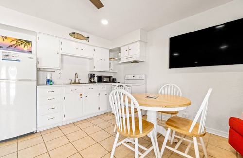 Gulf Shores Condo | Amazing Condo w/Free WiFi, Central AC, Shared Pool, Deck, Water Views