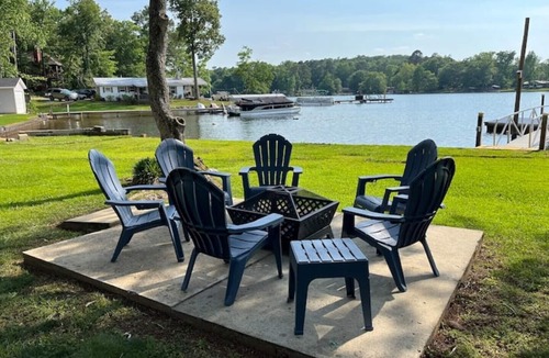 Dadeville House | Anchors Away-nEnjoy our 3bedroom/3bath home on the lake!