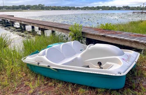 Crescent City House | Angler's Haven in Crescent City w/Boats & Dock