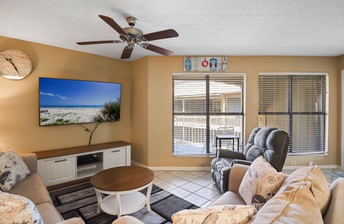 Gulf Shores Apartment | Apartment ∙ 2 bedrooms ∙ 6 guests