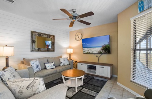 Gulf Shores Apartment | Apartment ∙ 2 bedrooms ∙ 6 guests