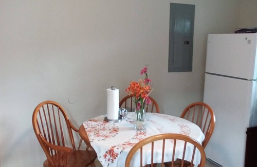 Bearss Plaza Apartment | Apartment B, Love and tranquility,
