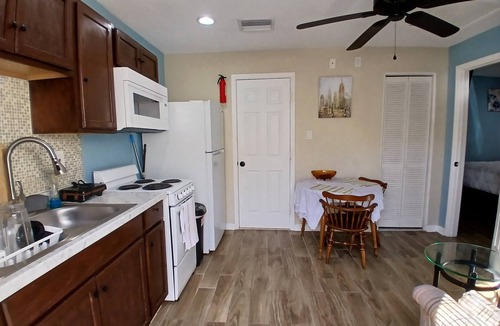 Bearss Plaza Apartment | Apartment B, Love and tranquility,