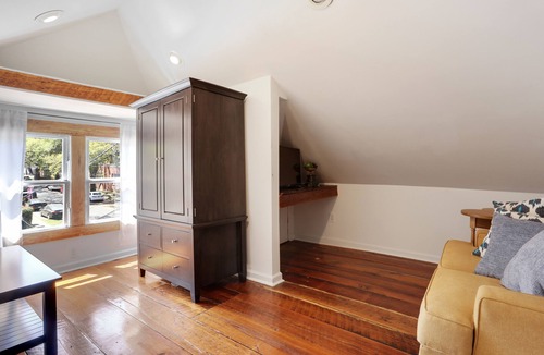 Uptown Historic District Apartment | Apartment