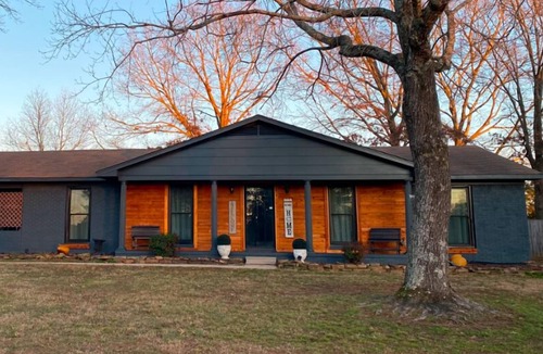 Athens House | Ariel’s Farm Manor