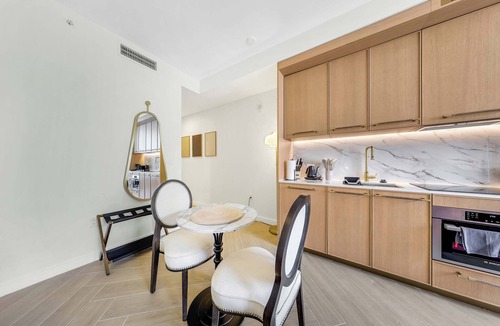 Wynwood Art District Apartment | Arts District Studio | Rooftop Deck | Wynwood