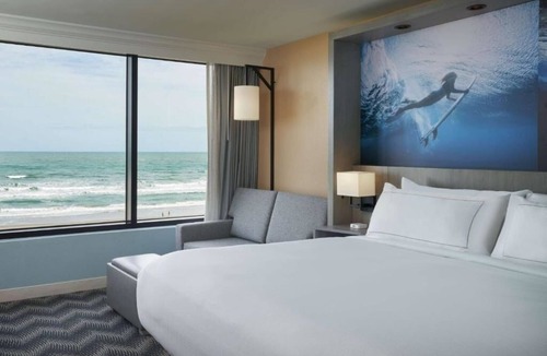 Cocoa Beach Hotel | Atlantic Coastline View | Outdoor Pool & Tiki Grill | 5 mi to Port Canaveral