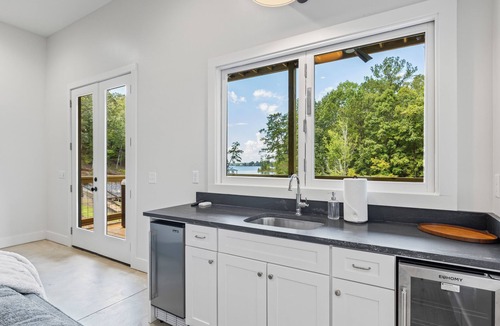 Dadeville House | Auburn Game Days! Newly built Home with Hot Tub, Fire Pit, King Beds, Sleeps 12!