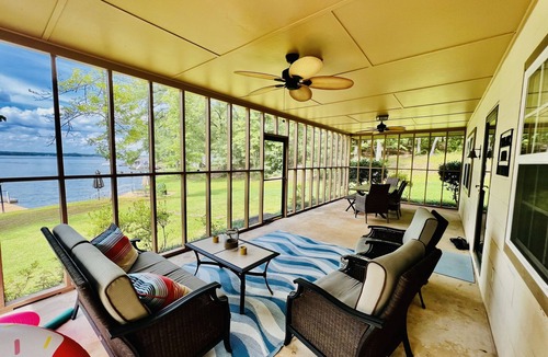Dadeville Cabin | Auburn - Great view and screened in porch - Lake Martin family gatherings