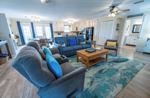 Magnolia Bluffs House | August 2026 Big Savings! Ground Level, Bayside Retreat w/bay access!