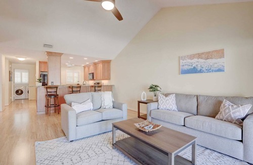 Royal Harbor Condo | B-2 - Waterfront Condo Near Naples Bay & Beaches