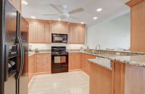 Royal Harbor Condo | B-2 - Waterfront Condo Near Naples Bay & Beaches