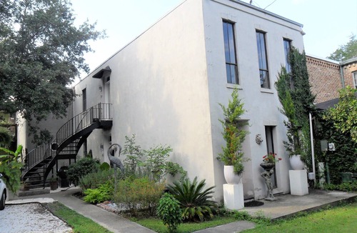 Central Business District Apartment | B Downtown art and eclectic B
