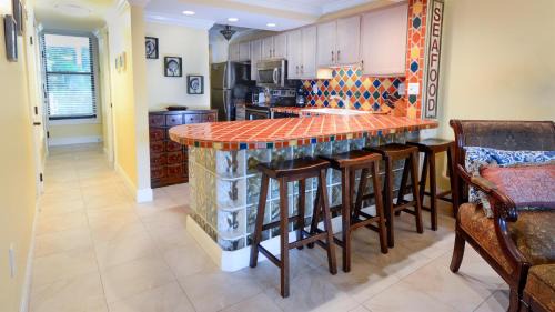 Key Largo House | B105 Moon Bay