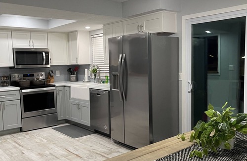 South Daytona House | Backyard , washer and dryer, four smart TVs°Full Kitchen°free Parking°King
