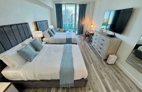 Coconut Grove Condo | Balcony Ocean Views | Pool, Gym, Wi-Fi & Parking