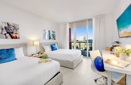 Hallandale Beach Condo | Balcony + Pool + Near Beach + Gym