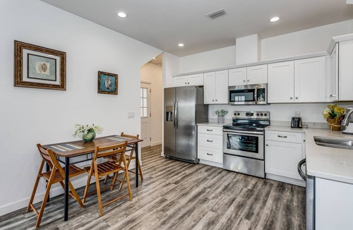 Downtown House | Banana Cream Pie - Beach, Family Park, Downtown Pensacola. Perfect location!