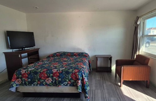 Sun Bay South Hotel | Base Motel By OYO South Tampa