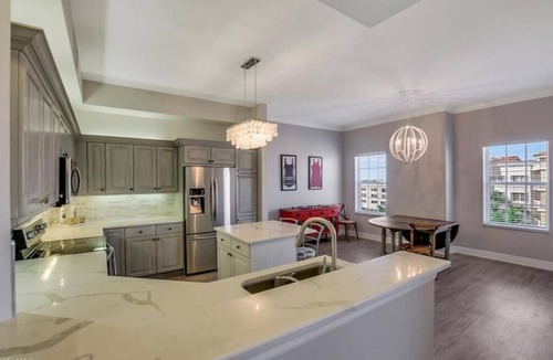 Redevelopment Area Apartment | Bayfront - Fifth Av., in the heart of Naples