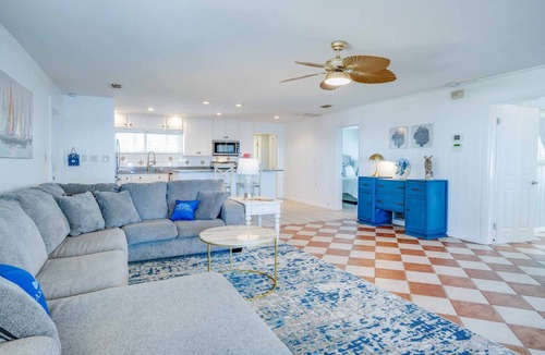 Panacea House | Bayfront Property/Ocean Views/Boat Dock/Kayak/Large Parking/Dog Friendly