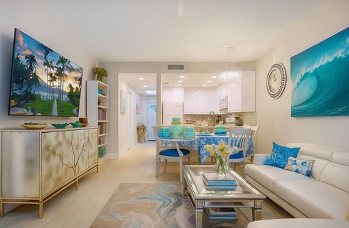 Central Naples Condo | Beach 4ml/World Tennis Club/Pickleball/Heated Pools/Hot Tub/Sauna/1st Flr