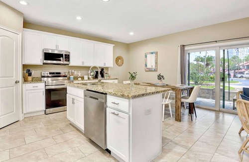 Mcelroys Belleview Villa | Beach Bliss, 5 MIN to BEACH-Game Room, Parking, AC