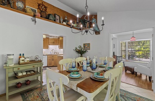 River District House | Beach Days/Downtown Nights-Ideal Location. Free Heated Pool- Fire Pit