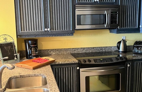 Biggar Condo | Beach front 1b/1b condo. Amazing Sunsets and Resort Amenities