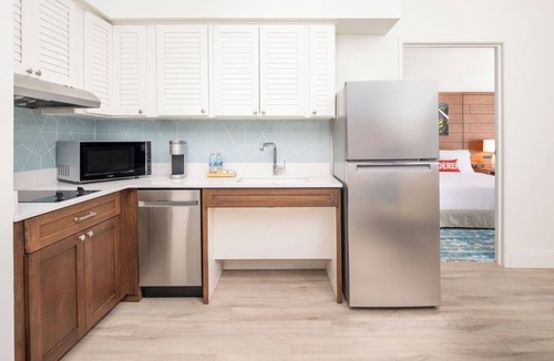 Park Shore Hotel | Beach Getaway Ideal for Family | Spacious Suite w/Kitchen | Free Breakfast