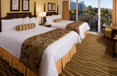 St. Pete Beach Resort | Beach Getaway Starts Here! Comfy Units for 8! Pool, Gym, Adventure
