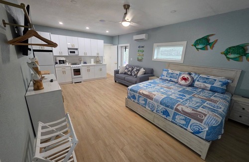 Melbourne Beach Apartment | Beach House: Fisherman's Gem- 1st Floor Full kitchen, King bed and sofa sleeper