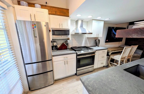 Key West Historic District Condo | Beach House, Modern Old Town Studio Near Duval - New Listing Discount!