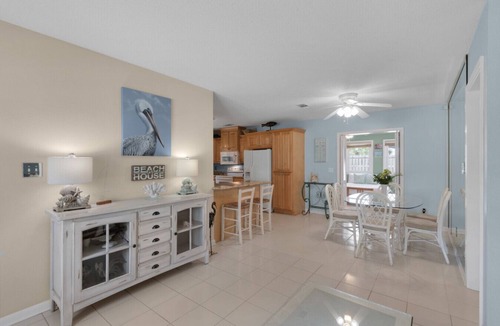 Villa Primera House | Beach Like a Local- Beach House- Private Pool 3/2 - Pet Friendly